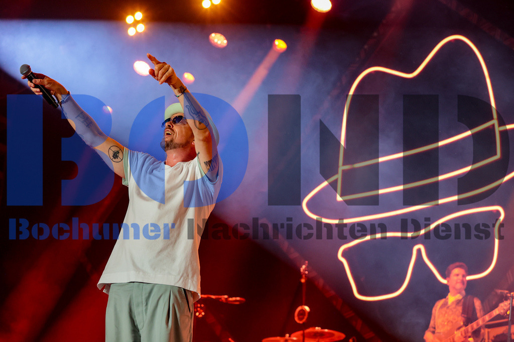 Zeltfestival Ruhr 2024 - Jan Delay  {date} -  | {headline}(Foto: Sebastian Sendlak / BOND) - Realisiert mit Pictrs.com