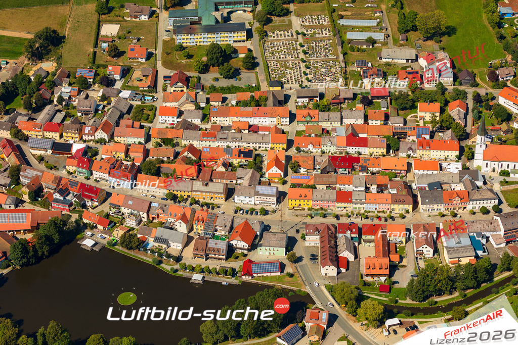 Klassische Luftaufnahme ohne Drohne zeigt:Hauptstrasse bei Schönsee - Die Luftbildaufnahme wurde 2025 vom UL-Flugzeug heraus erstellt ( keine Drohne ) - Hochauflösende Luftaufnahme -Nicht vergleichbar mit Google Maps oder Satelittenbilder- Die Geschenkidee !Mit Lizenz und Bildrechte bestellbar