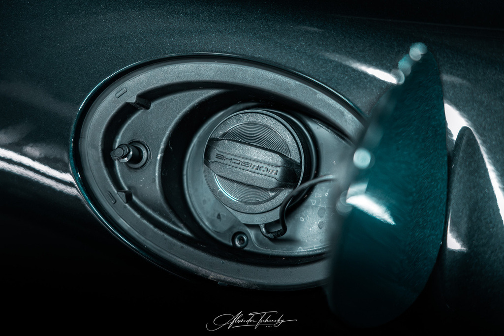 911 GT3 Touring Arlogrünmetallic | Entdecken Sie die faszinierende Welt von Alexander Tschuncky Arts: Kreative Fotografie, atemberaubende Automobilkunst und hochwertiger Bilderdruck. Lassen Sie sich inspirieren! - Realisiert mit Pictrs.com