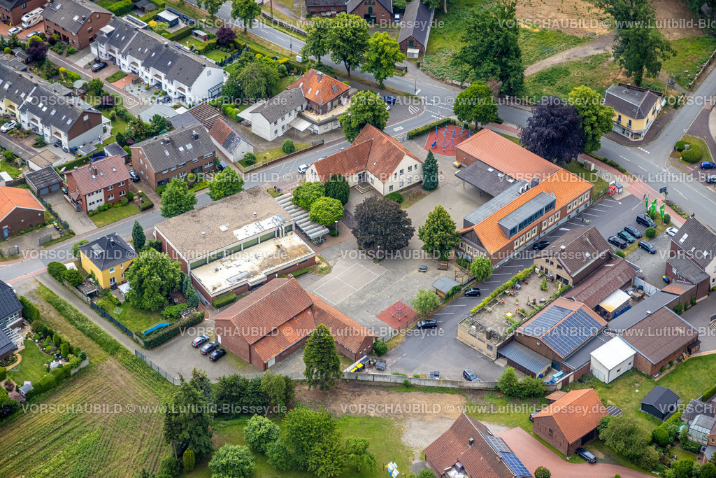 Haltern220604554 | Luftbild, Lambertusschule Grundschule im Ortsteil Lippramsdorf, Haltern am See, Ruhrgebiet, Nordrhein-Westfalen, Deutschland
