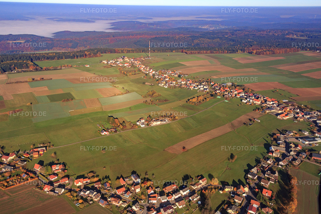 Luftbild: Schulzengasse und Sendemast des HR im Ortsteil Würzberg in Michelstadt im Bundesland Hessen in Deutschland. Foto: IMG_084966.jpg vom 01.11.2015 durch Werner Riehm/FLY-FOTO.de