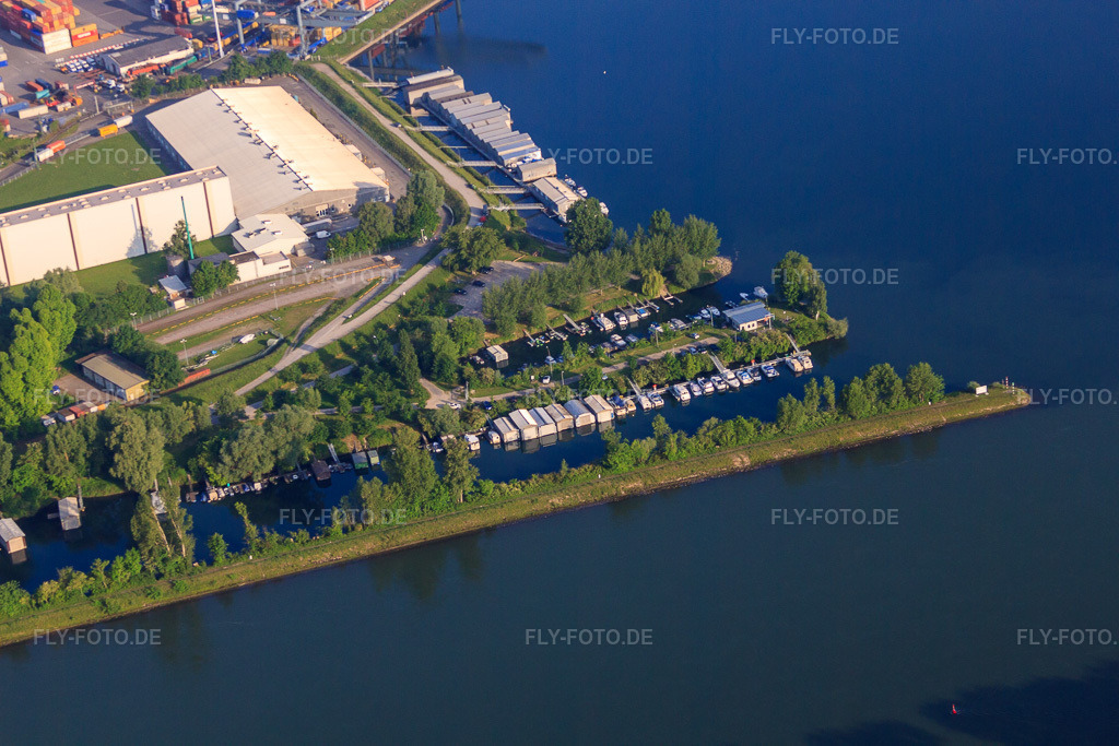 Luftbild: Jachthafen am Rhein in Germersheim im Bundesland Rheinland-Pfalz in Deutschland. Foto: IMG_64899.jpg vom 18.05.2014 durch Werner Riehm/FLY-FOTO.de