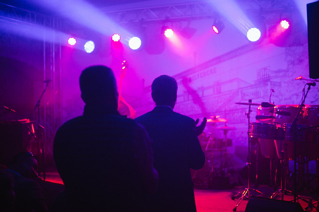 Tango meets Cuba | Tango meets Cuba mit den Klazz Brothers & Cuba Percussion im Forte Belvedere Leisnig zum Festival Hallo Leisnig 2022. - Realisiert mit Pictrs.com