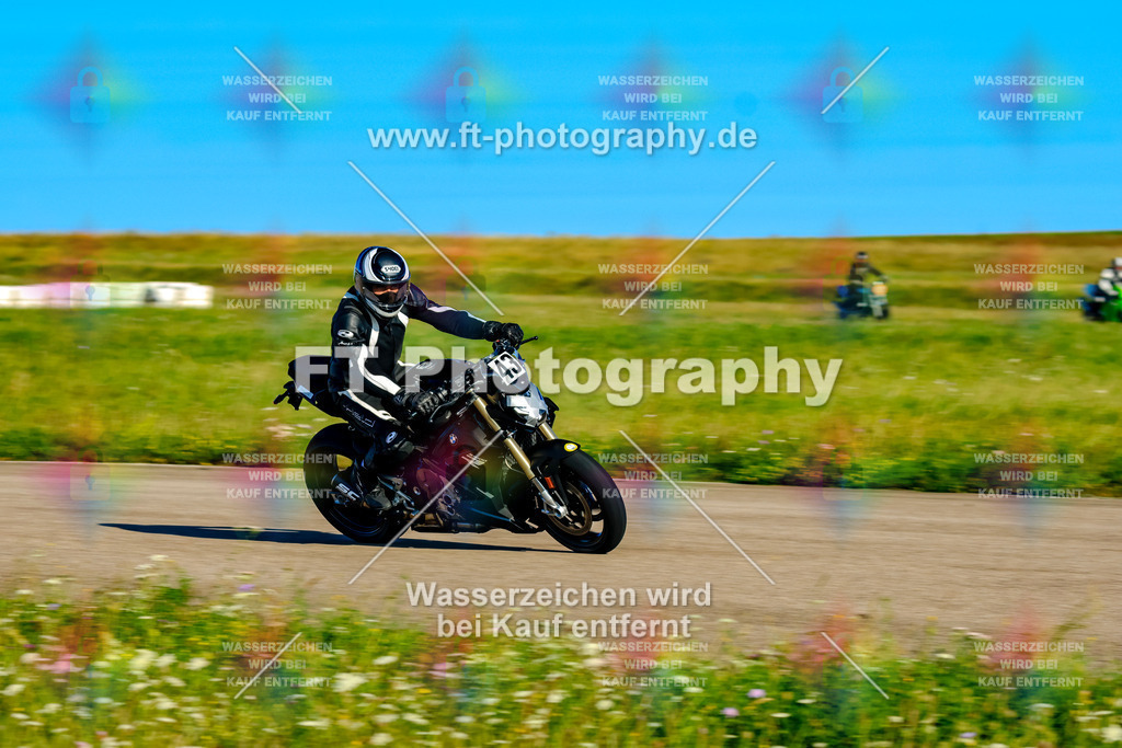 043-1342 | Hier findet Ihr Bilder von Touristenfahrten auf der Nürburgring Nordschleife oder von anderen Veranstaltungen die ich besucht habe. Viel Spass beim Durch Schauen 