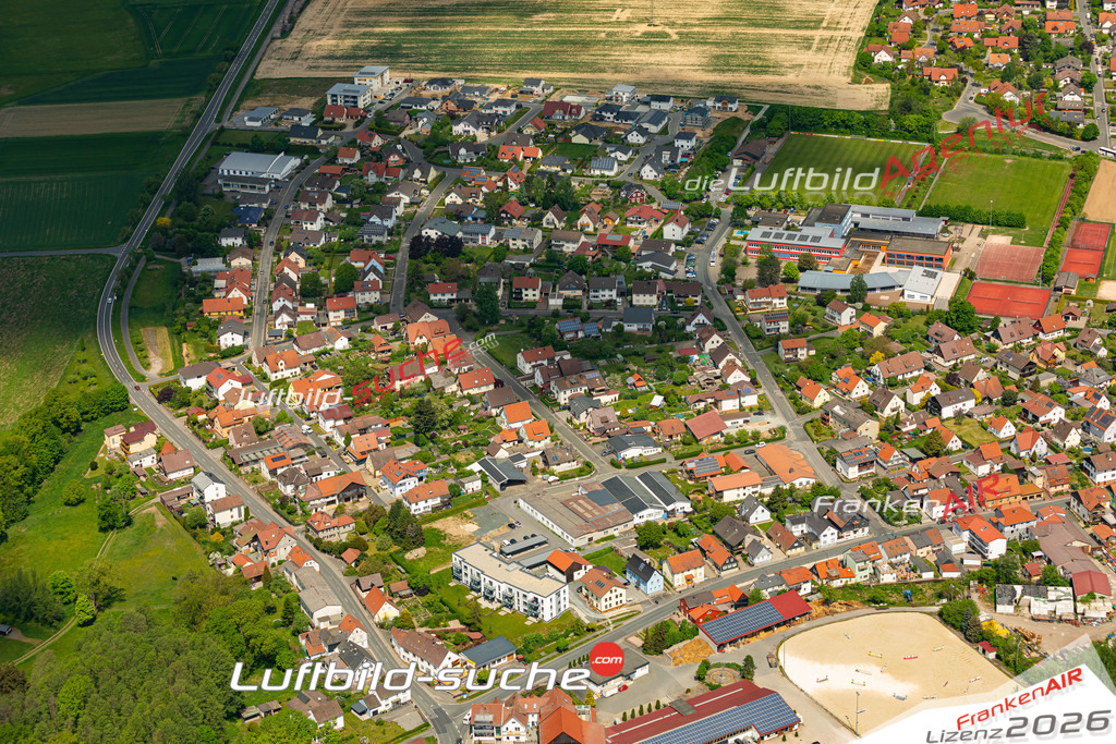 Das Luftbild der Stadt Mitwitz wurde 2022 vom Flugzeug heraus erstellt (keine Drohnen-Aufnahmen) Aufnahmehöhe ca.450 Meter- hohe Bildauflösung und Druck-Qualität. Garantiert!