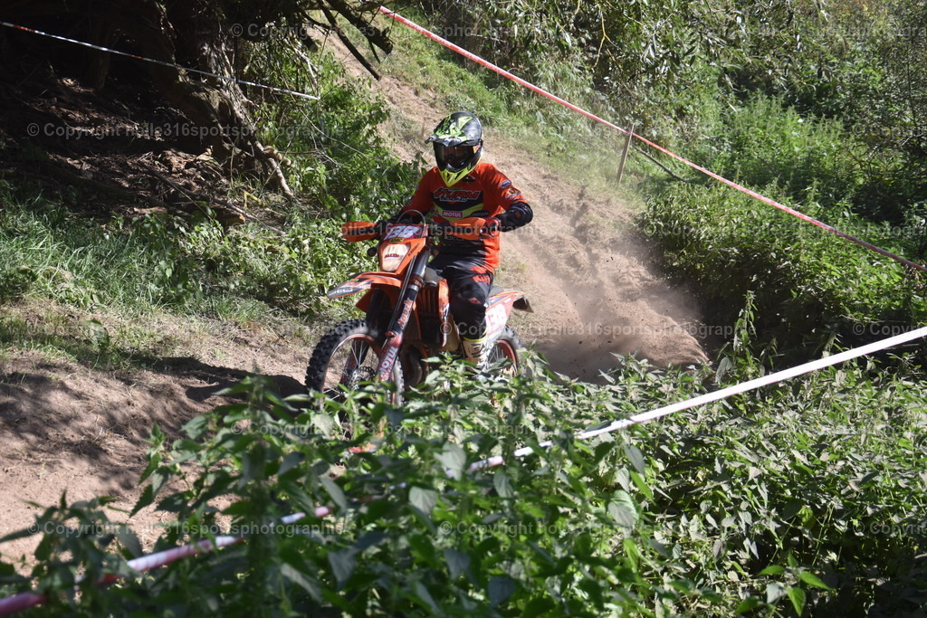 DSC_0238 | Sportfotografie , Motorsport, Motoross, Reitsport, Mointainbike, Enduro,
Landschaft , Outdoor, Eventfotografie, Landschaft, Bilder online bestellen - Realisiert mit Pictrs.com