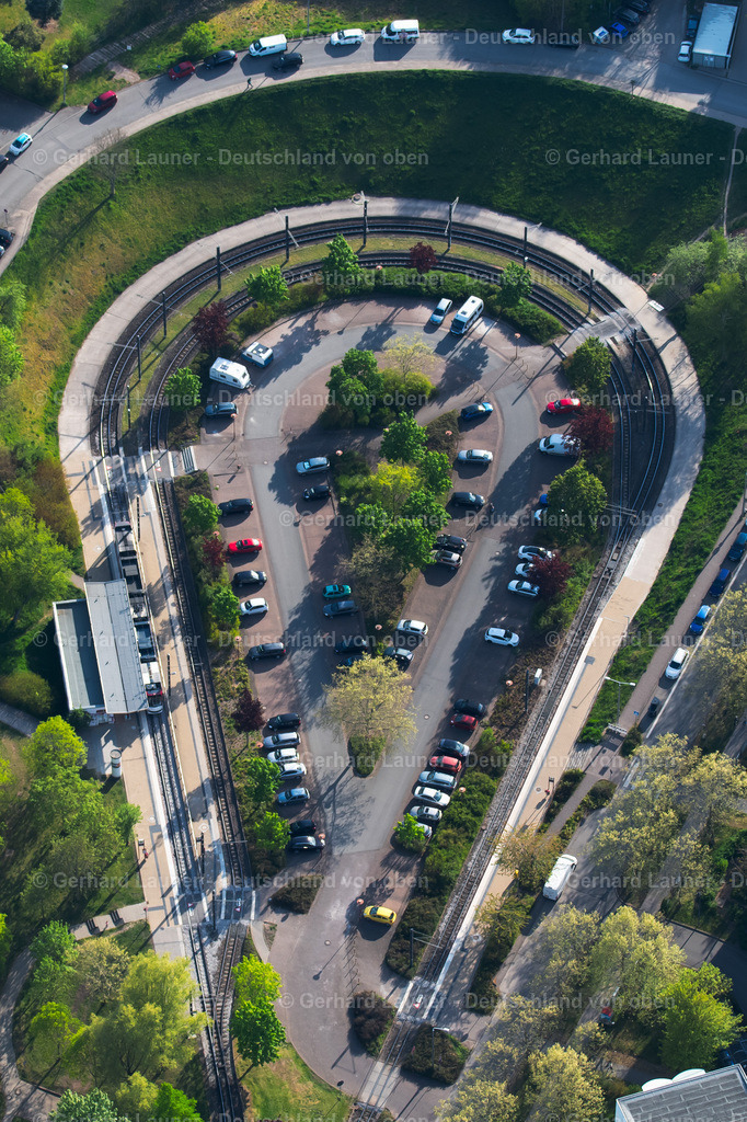 4026000 | ERFURT 06.05.2020 Wendeschleife der TRAM - Straßenbahn - Haltestelle Wiesenhügel im Nahverkehr der Verkehrsbetriebe "Erfurter Verkehrsbetriebe AG" im Ortsteil Wiesenhügel in Erfurt im Bundesland Thüringen, Deutschland. Weiterführende Informationen bei: Erfurter Verkehrsbetriebe AG. // Tram - Stop Wiesenhuegel of the public transport company "Erfurter Verkehrsbetriebe AG" in the district Wiesenhuegel in Erfurt in the state Thuringia, Germany. Further information at: Erfurter Verkehrsbetriebe AG. Foto: Gerhard Launer
