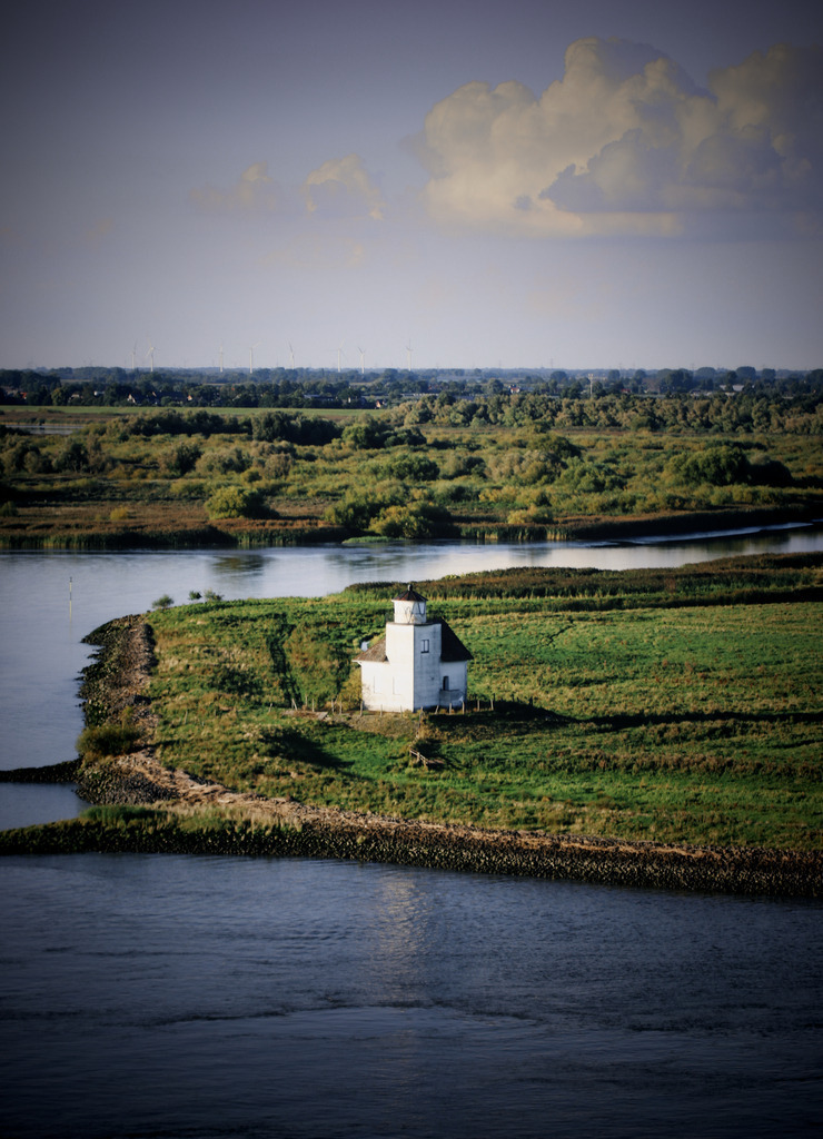Leuchtturm an der Elbe | Landschaftsbilder-MV - Realisiert mit Pictrs.com