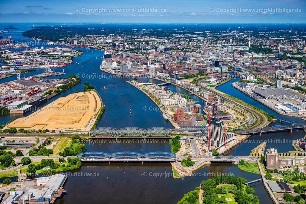Hamburg_Elbbrücken_Baakenhafen_Hafencity_ELS_0293200625 | HAMBURG 20.06.2025 Fluß - Brückenbauwerk Elbbrücken - Norderelbbrücke über die Ufer der Elbe in Hamburg. // River - bridge structure Elbbruecken - Norderelbbruecke on the banks of the Elbe in Hamburg. Foto: Martin Elsen