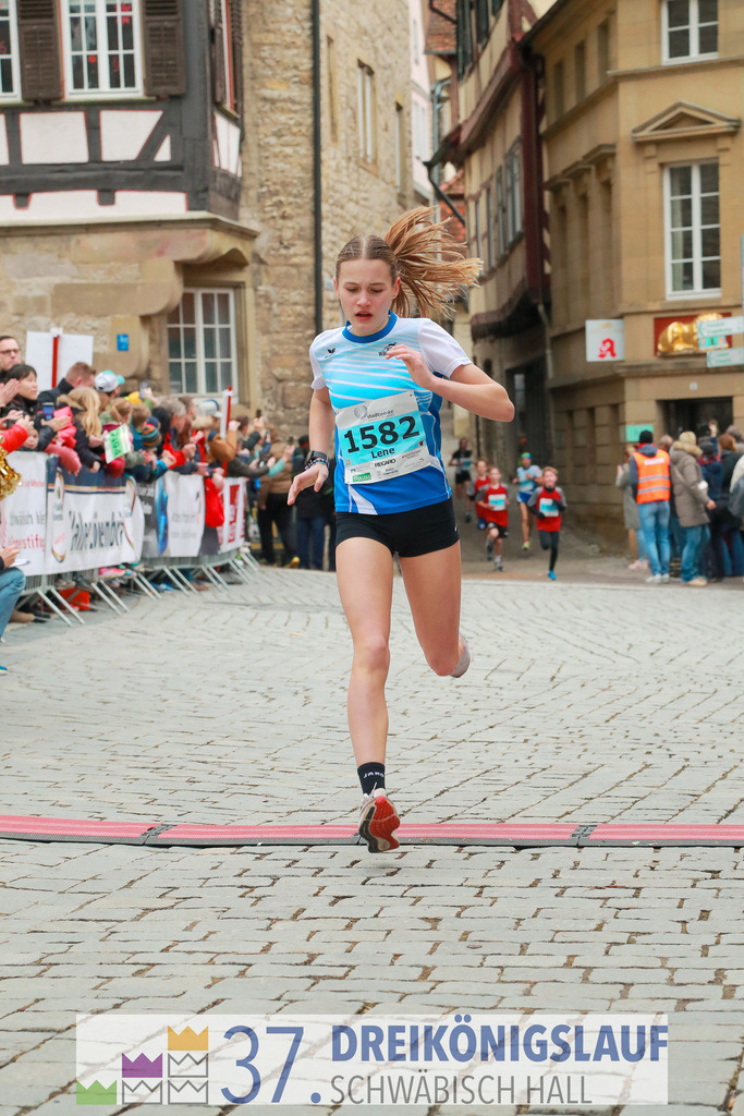 Stadtwerke Jugendlauf 1700m | 3 Koenigslauf 2023 - Realisiert mit Pictrs.com