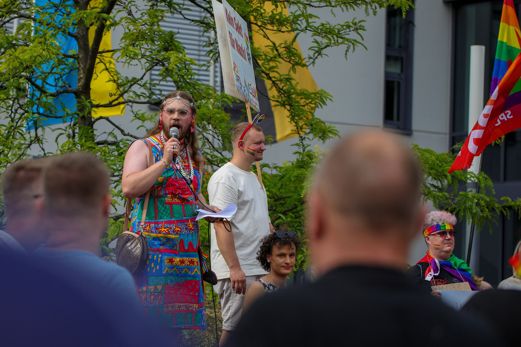 CSD_Moers_190725_087 | Bildergalerie von Sport-Ereignissen aber auch von weiteren spannenden Dingen - nicht nur vom Niederrhein. In Anlehnung an den bekannten Spruch von Hanns Dieter Hüsch heißt das Motto: "Niederrhein ist überall".  - Realisiert mit Pictrs.com