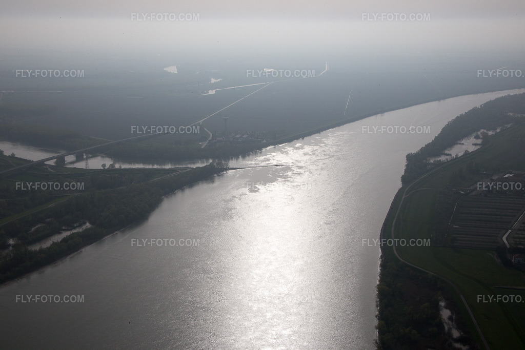 Aerial view: View of the town in Porto Tolle in the state Rovigo, Italy. – Photo: IMG_087287.jpg taken on 04/05/2016 by Werner Riehm/FLY-FOTO.com – Resolution of the original: 5472 x 3648 px