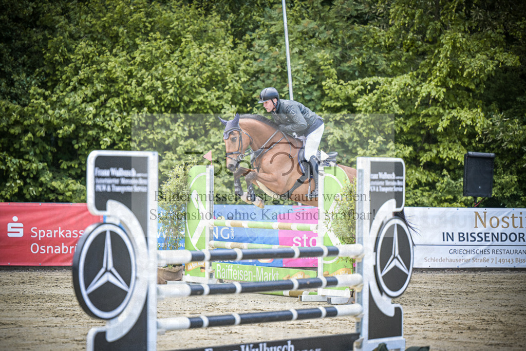 DOS_3918 | Entdecke hochwertige Reitturnierfotos von Foto Oger. Professionell, emotional und authentisch – jetzt Lieblingsmomente im Shop bestellen.Deutschlandweite Turnierfotografie. - Realisiert mit Pictrs.com