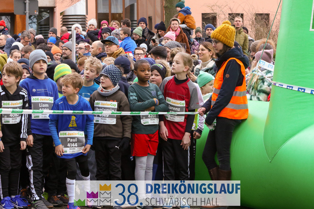 400m AOK Junior Cup | 3 Koenigslauf 2024 400m AOK Junior Cup - Realisiert mit Pictrs.com