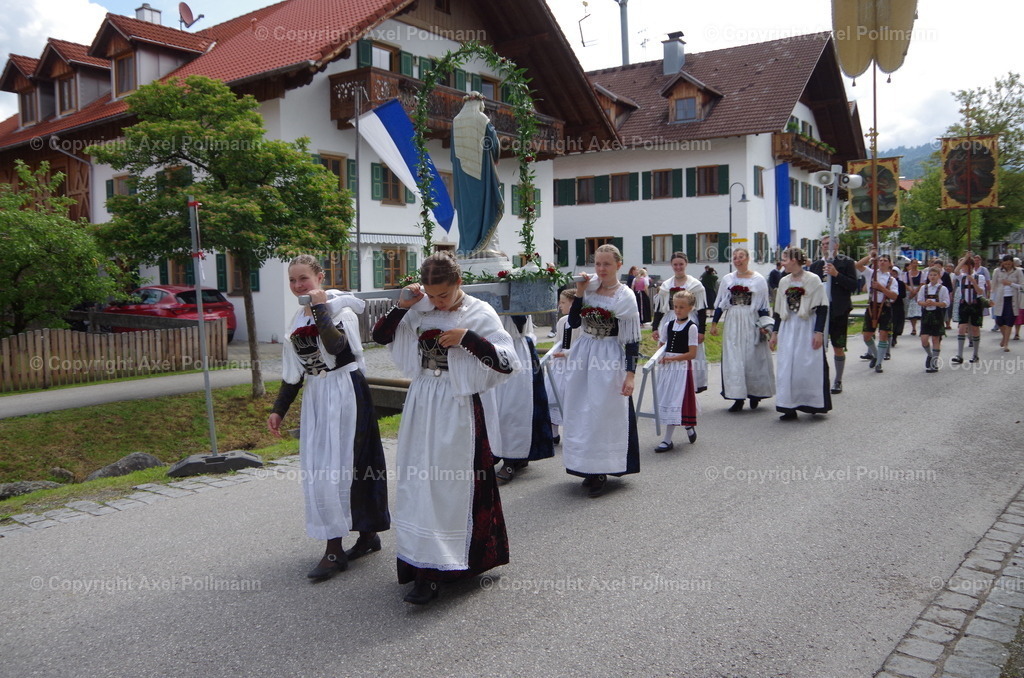 IMGP6650 | fotografiert von Axel PollmannLeonhardi Wallfahrt Benediktbeuern und Murnau, Fronleichnam, Fasching, Landschaft im Loisachtal und Benediktbeuern  - Realisiert mit Pictrs.com