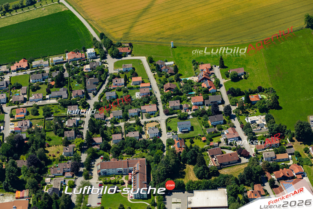 Das Luftbild der Stadt Fürstenzell wurde 2022 vom Flugzeug heraus erstellt (keine Drohnen-Aufnahmen) Aufnahmehöhe ca.450 Meter- hohe Bildauflösung und Druck-Qualität. Garantiert!
