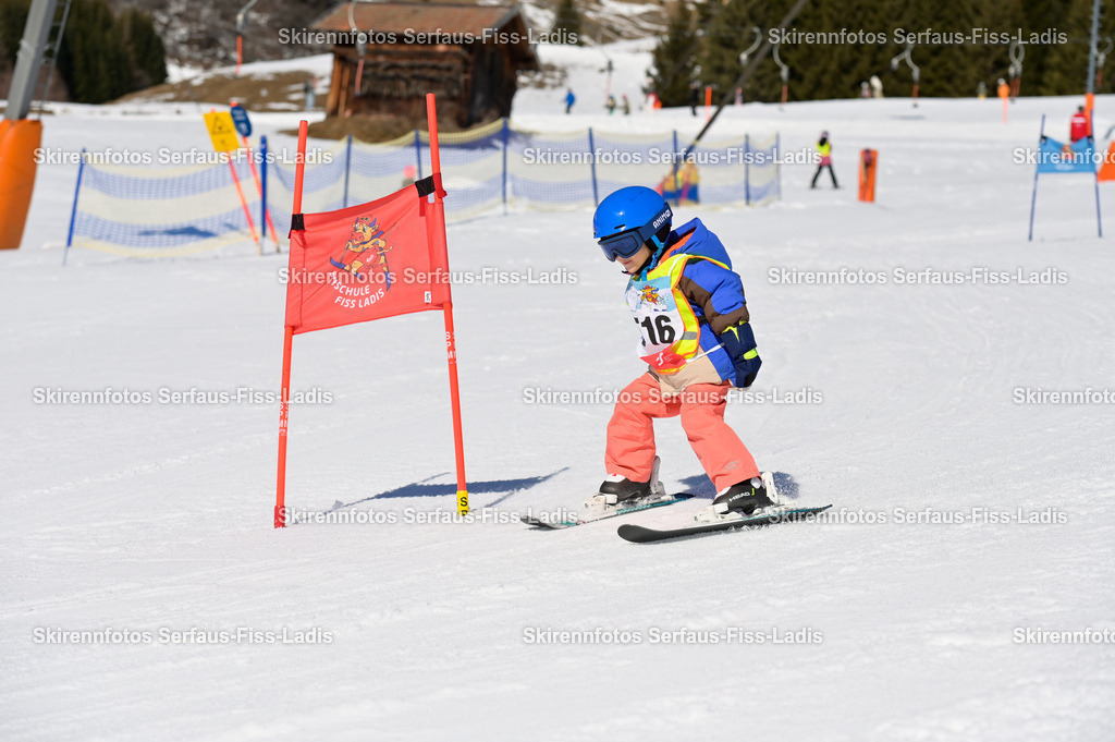 SRF_27.02.2026_483 | Skirennfotos,Serfaus,Fiss,Ladis,Kinderskirennen,Winter,Tirol,Oberland,skirace,SFL,feelfree,weil wir's genießen,ski,Ski,skifahren,Sonnenplateau, - Realisiert mit Pictrs.com