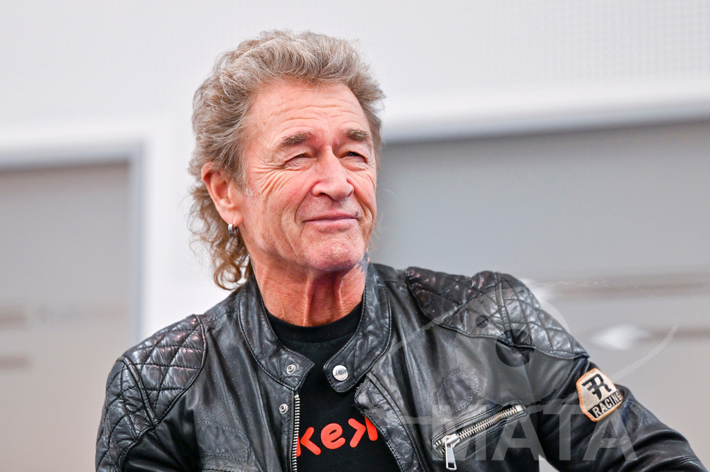 _DWI1771 | Peter Maffay bei Presse Konferenz auf der Stand Play Mobil bei der Spielwarenmesse in Messe Nürnberg. Nürnberg, 31.01.2023 - Realisiert mit Pictrs.com