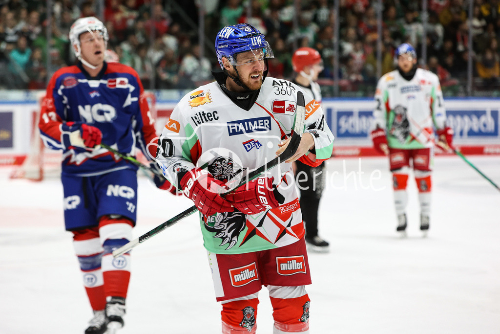 Augsburger Panther - Nürnberg ICE Tigers | Tim SCHUELE (AEV #40) in Aktion / DEL Retrospiel