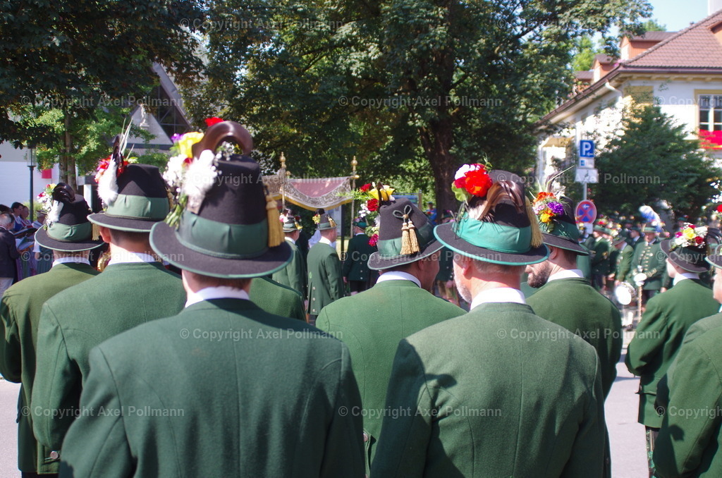 IMGP3925 | fotografiert von Axel PollmannLeonhardi Wallfahrt Benediktbeuern und Murnau, Fronleichnam, Fasching, Landschaft im Loisachtal und Benediktbeuern  - Realisiert mit Pictrs.com