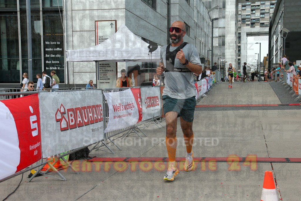 250920_1517_EX1_8796 | Sportfotografie im Rhein-Sieg Kreis, Köln, Bonn, NRW, Rheinland Pfalz, Hessen, etc. Unser Tätigkeitsfeld umfasst den Laufsport vom Volkslauf über den Marathon, Duathlon, Triathon bis zum Ultralauf wie Kölnpfad Ultra oder Schindertrail.