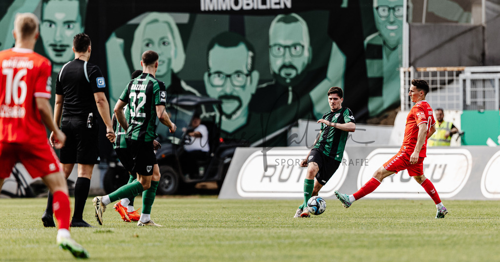 3. Liga, Saison 2023/24, 32. Spieltag: SC Preußen Münster - Jahn Regensburg | Münster, 06.04.2024: 3. Liga, 32. Spieltag, SC Preußen Münster gegen Jahn Regensburg im LVM-Preußenstadion in Münster. Foto: sportfotografie.ms | Markus Paletta - Realisiert mit Pictrs.com