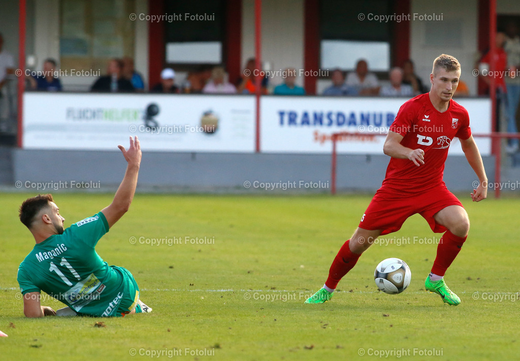 A_LUI_170824_0005 | SPORT FUSSBALL REGIONALLIGA MITTE  ASKOE OEDT -UVB VOECKLAMARKT  17.08.2024  IM BILD: MICHAL VRANA  (OEDT) UND DANIEL MAGANIC (VOECKLAMARKT)) FOTO:  FOTOLUI