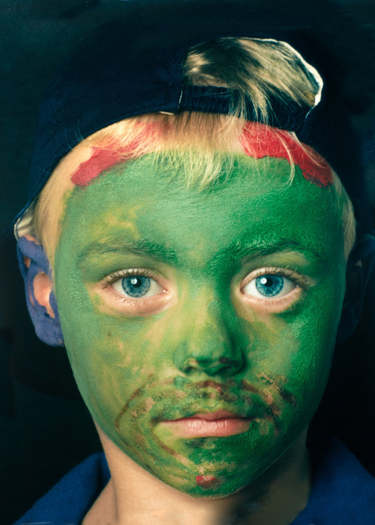 086art_Bee-Braxm_1244a | Werk aus  dem Jahr 1994   Nach einer Aktion im Ritterhausmuseum Offenburg. Kunstmaler Rainer Braxmaier und Modefotograf Wilfried Beege.