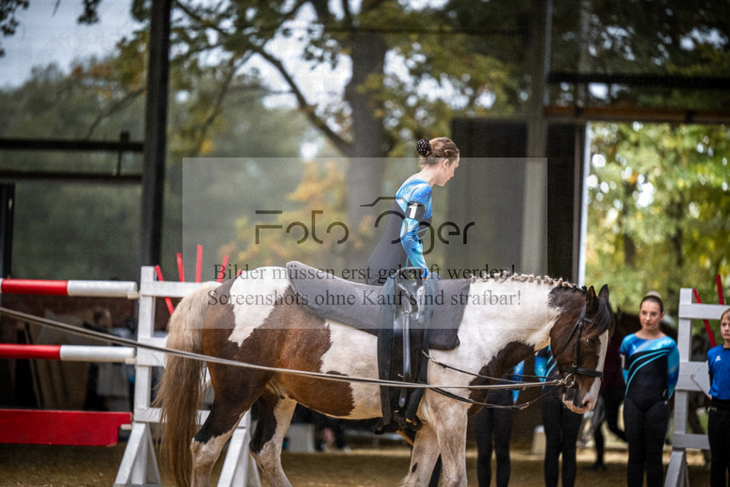 DOS_0037 | Entdecke hochwertige Reitturnierfotos von Foto Oger. Professionell, emotional und authentisch – jetzt Lieblingsmomente im Shop bestellen.Deutschlandweite Turnierfotografie. - Realisiert mit Pictrs.com