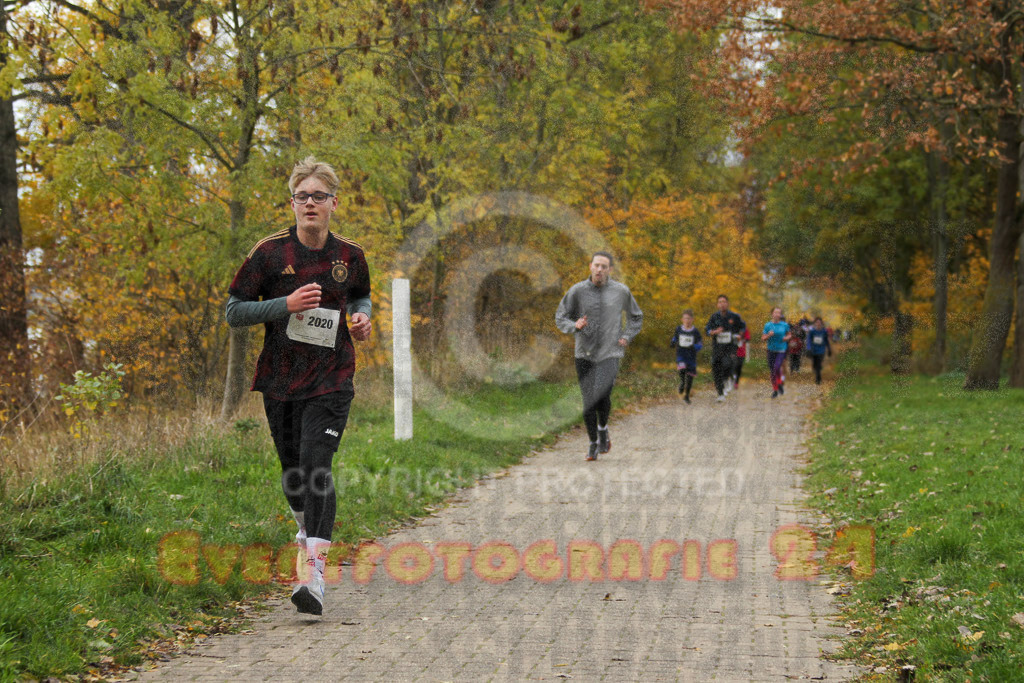 221127_1041_EV4_1951 | Sportfotografie im Rhein-Sieg Kreis, Köln, Bonn, NRW, Rheinland Pfalz, Hessen, etc. Unser Tätigkeitsfeld umfasst den Laufsport vom Volkslauf über den Marathon, Duathlon, Triathon bis zum Ultralauf wie Kölnpfad Ultra oder Schindertrail.