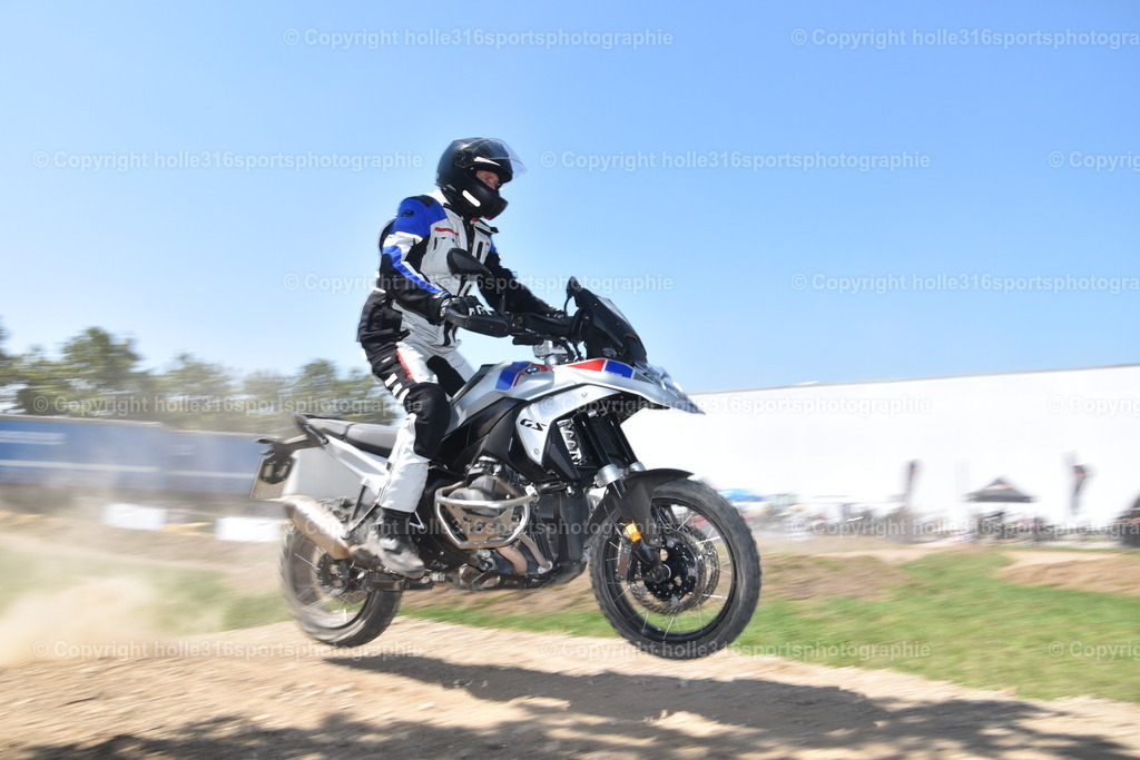 DSC_0222 | Sportfotografie , Motorsport, Motoross, Reitsport, Mointainbike, Enduro,
Landschaft , Outdoor, Eventfotografie, Landschaft, Bilder online bestellen - Realisiert mit Pictrs.com