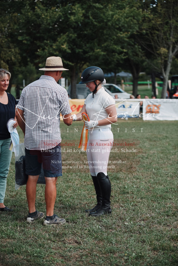 DSC_5878 | Pferde- und Turnierfotografie in Westsachsen. Pferdeportraits, Auftragszeichnungen und intuitive Kunst.