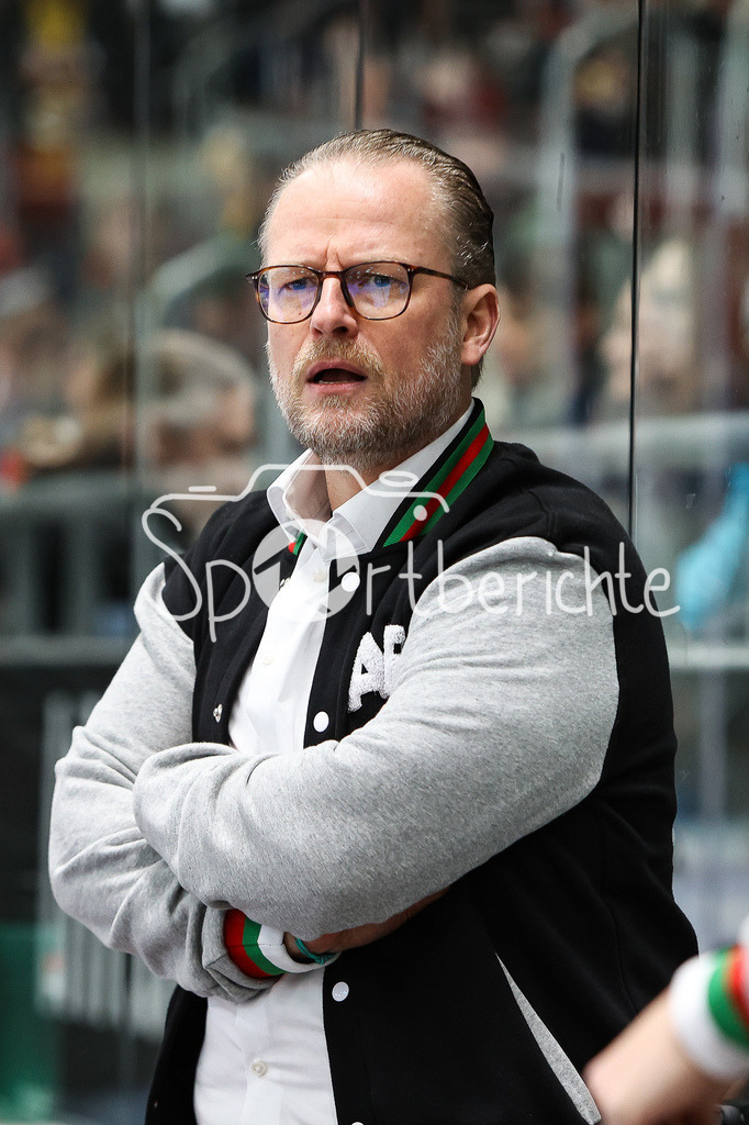 Augsburger Panther - Nürnberg ICE Tigers | Panhter Trainer Christof KREUTZER in Aktion / Freisteller / Einzelfoto / DEL Retro Spiel