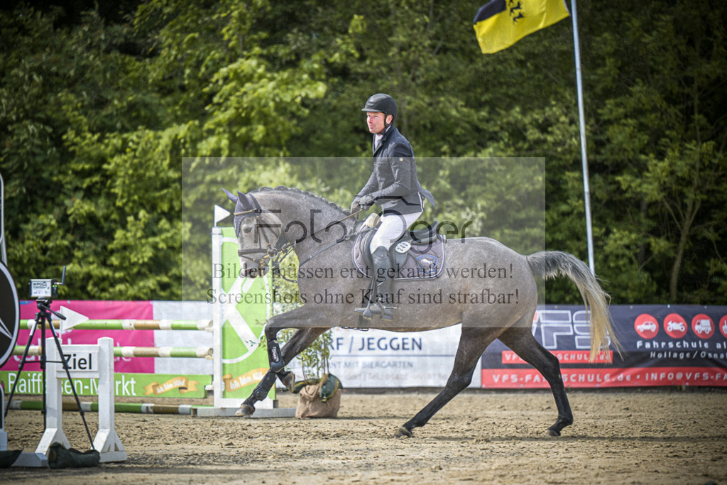 DOS_0147 | Entdecke hochwertige Reitturnierfotos von Foto Oger. Professionell, emotional und authentisch – jetzt Lieblingsmomente im Shop bestellen.Deutschlandweite Turnierfotografie. - Realisiert mit Pictrs.com