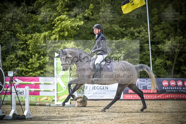 DOS_0147 | Entdecke hochwertige Reitturnierfotos von Foto Oger. Professionell, emotional und authentisch – jetzt Lieblingsmomente im Shop bestellen. - Realized with Pictrs.com