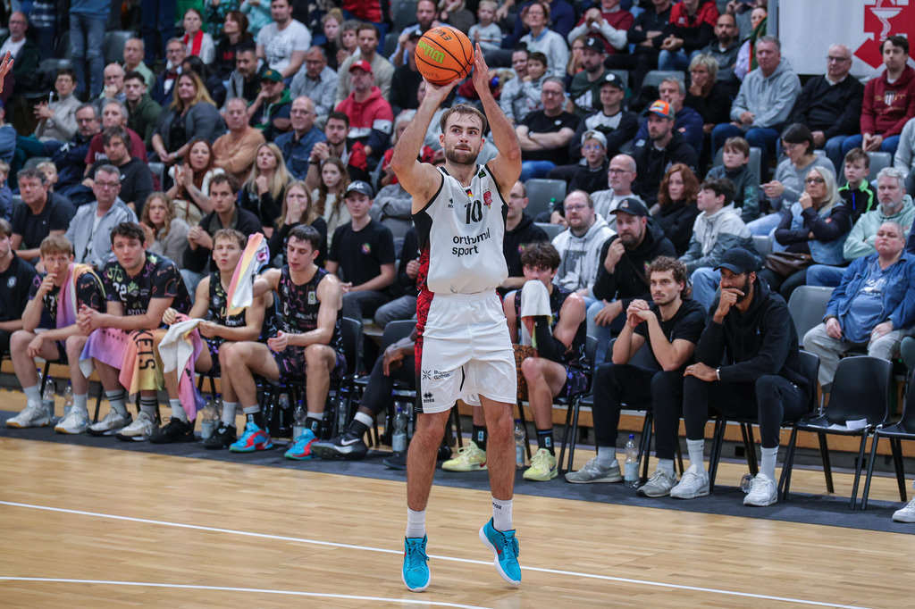 Pro A BAYER GIANTS vs Uni Baskets Münster-111 | Fotos von Basketballspielen aus dem Raum NRW fotografiert von Gero Mueller-Laschet und Daniel Schaefer - Realisiert mit Pictrs.com