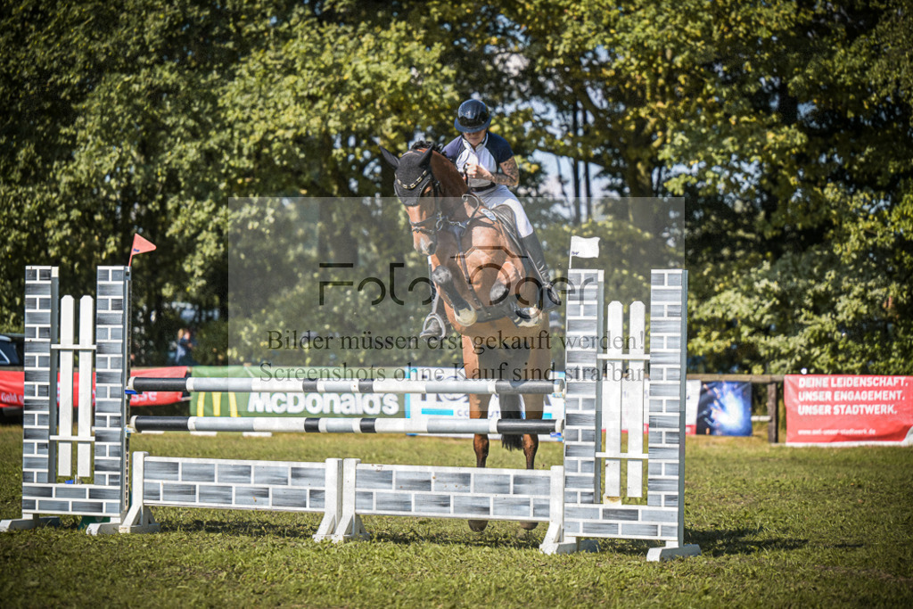 DOS_0017 | Entdecke hochwertige Reitturnierfotos von Foto Oger. Professionell, emotional und authentisch – jetzt Lieblingsmomente im Shop bestellen.Deutschlandweite Turnierfotografie. - Realisiert mit Pictrs.com