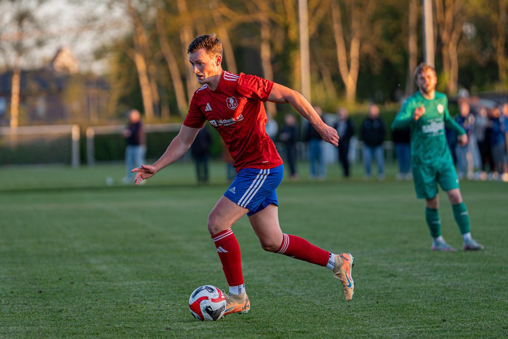 Fußball I Herren I Saison 2025-2026 I Landesliga Weser-Ems I 17. Spieltag I TV Dinklage - VfR Voxtrup I 12606 | jns.sportfotos - Realisiert mit Pictrs.com