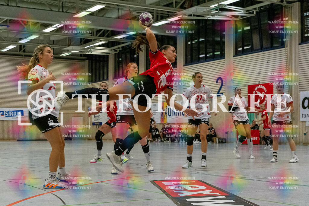 DEU, HSG Freiburg - TG Nuertingen, Handball, 2. Handball-Bundesliga, Saison 2023/2024, 04. Spieltag, Saison 2023/2024, 07.10.2023 | Nele Emmenecker (HSG Freiburg, #05)

DEU, HSG Freiburg - TG Nuertingen, Handball, 2. Handball-Bundesliga, Saison 2023/2024, 04. Spieltag, Saison 2023/2024, 07.10.2023

Foto: Eibner-Pressefoto/Thomas Hess