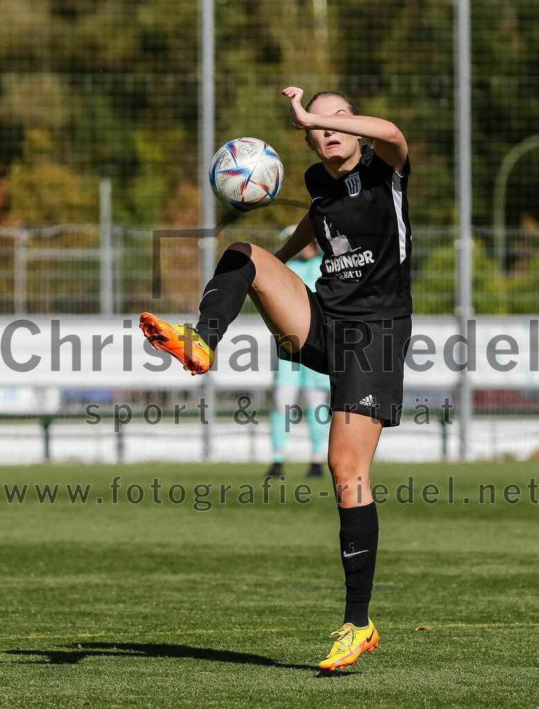 2023-10-21_077_FC_Langengeisling_gegen_TSV_Eching | Erding, Deutschland, 21.10.2023:
Fußball, Bezirksoberliga 2023 / 2024, 8. Spieltag, FC Langengeisling gegen TSV Eching, Endergebnis: 0:0

Sonja Ermair (TSV Eching, #25)

Foto: Christian Riedel / fotografie-riedel.net