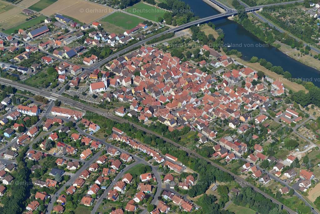 3650344 | WINTERHAUSEN 31.08.2016 Altstadtbereich und Innenstadtzentrum  in Winterhausen im Bundesland Bayern, Deutschland // Old Town area and city center  in Winterhausen in the state Bavaria, Germany Foto: Gerhard Launer