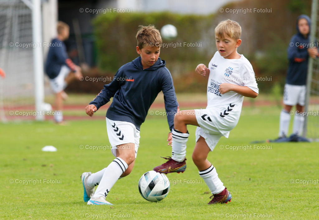 FUSBALLCAMPHERWIGDRECHSEL_36 | bilder, linz, photo, foto, fussball, sport, fotolui, bundesliga