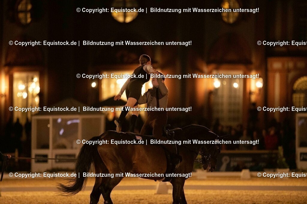 20230527_Voltigieren_NASPA_Flutlicht_1186 | equistock
