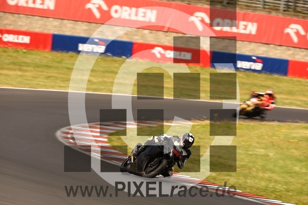 0489-20250822_00627 | Schöne Erinnerungen an spannende Momente - das festzuhalten ist unser Job. PIXELrace.de ist seit 2003 auf den Rennstrecken Europas unterwegs um die Action draußen beim Fahren und die wunderbare Stimmung imm Fahrerlager für euch einzufangen.