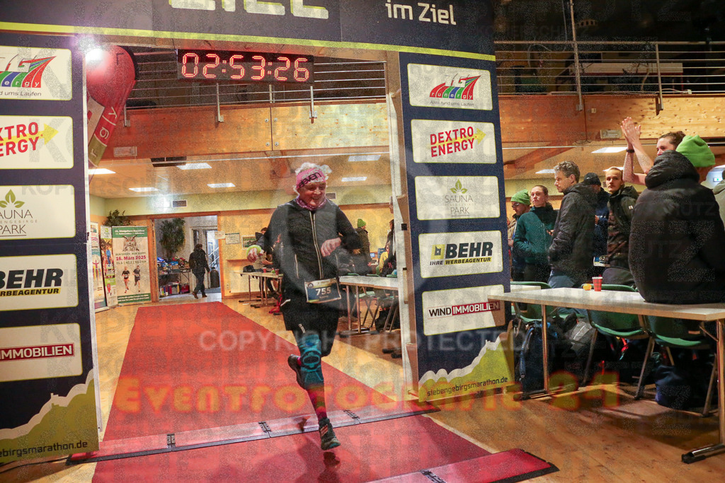 241208_1156_EX1_6990 | Sportfotografie im Rhein-Sieg Kreis, Köln, Bonn, NRW, Rheinland Pfalz, Hessen, etc. Unser Tätigkeitsfeld umfasst den Laufsport vom Volkslauf über den Marathon, Duathlon, Triathon bis zum Ultralauf wie Kölnpfad Ultra oder Schindertrail.