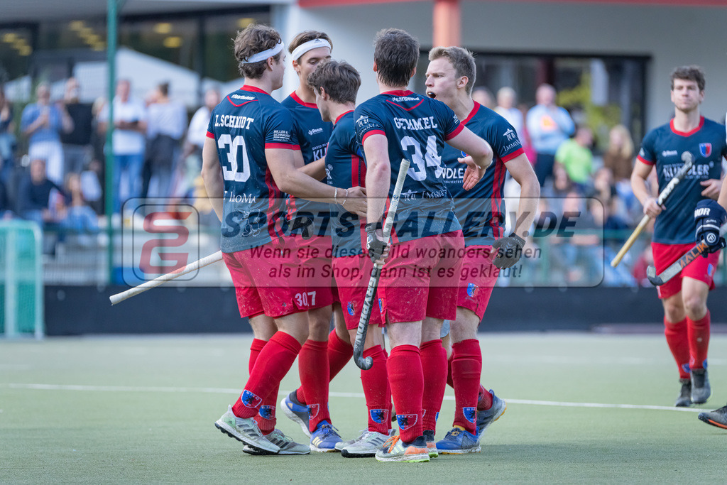 HK_20220925_100292 | 1. Bundesliga Herren Düsseldorfer HC - Berliner HC  am 25.9.2022 DHC Düsseldorf, Düsseldorf , Paul Dösch ( Berliner HC #3 ) , Marius Gemmel ( Berliner HC #34 ) , Leon Schmidt ( Berliner HC 30 )