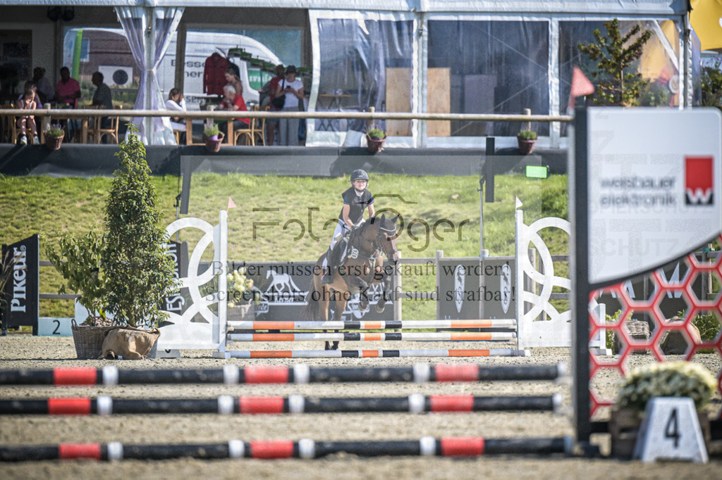 DOS_0987 | Entdecke hochwertige Reitturnierfotos von Foto Oger. Professionell, emotional und authentisch – jetzt Lieblingsmomente im Shop bestellen. - Realisiert mit Pictrs.com