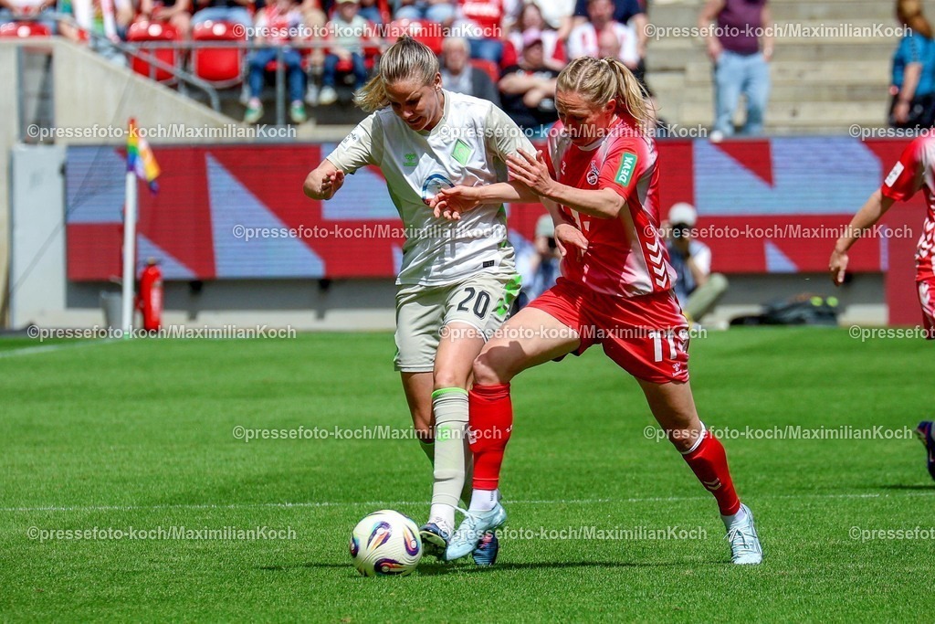 xsscx02052601040 | 02.05.2026, xsscx, Frauen Fussball, 1. FC Köln - Werder Bremen, 1. Fussball Bundesliga, 24. Spieltag, RheinEnergie-Stadion, Saison 2025 2026: Lena Petermann (Werder Bremen #20) im Zweikampf gegen Pauline Bremer (1. FC Köln #11) DFB regulations prohibit any use of photographs as image sequences and or quasi-video. Photo: xSandraxScherningxPressefotoKochx