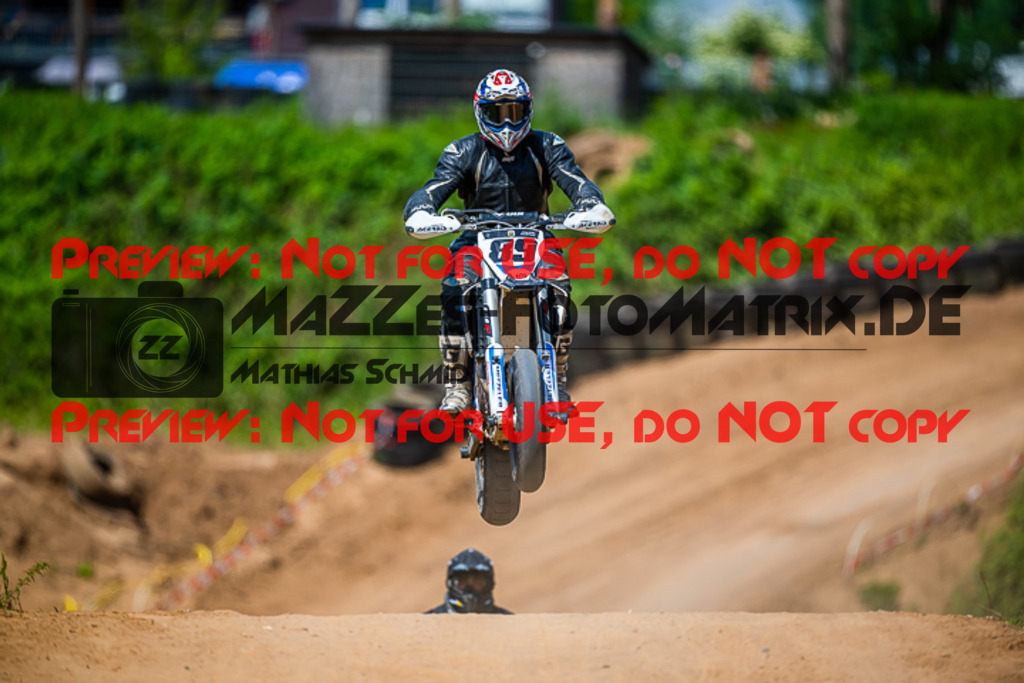 MaZZes_FotoMatrix_220528_9188 | Fotograf Mathias Schmid
Sportfotograf,
Eventfotograf,
Hochzeitsfotograf,
Portraitfotograf