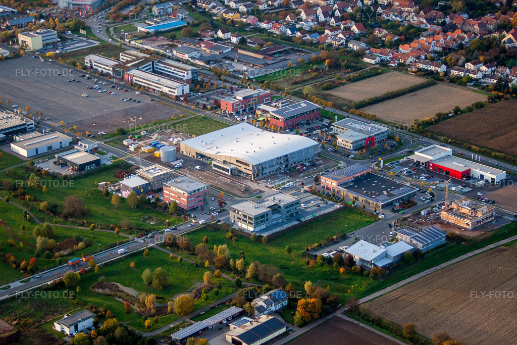 Luftbild: Gewerbegebiet Süd im Ortsteil Queichheim in Landau im Bundesland Rheinland-Pfalz in Deutschland. Foto: IMG_60346.jpg vom 22.10.2013 durch Werner Riehm/FLY-FOTO.de